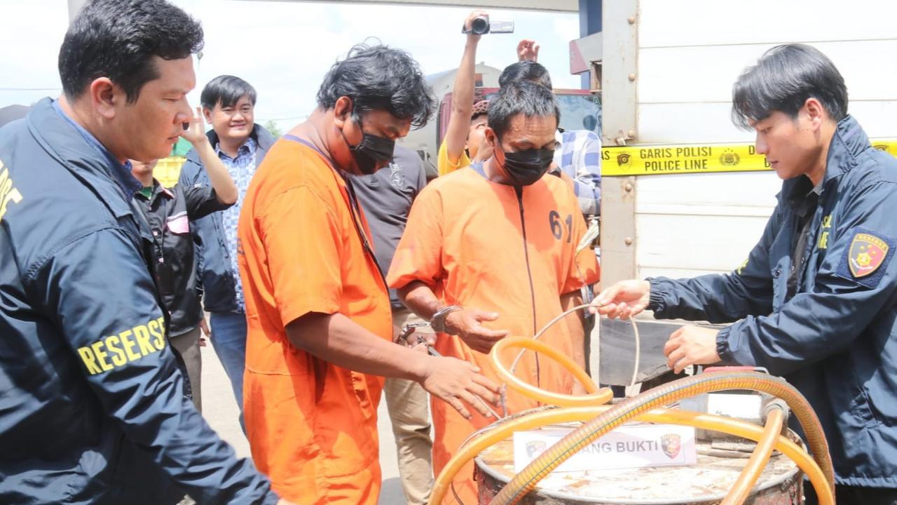 Pakai Cara Ilegal, Dua Saudara Raup Ratusan Liter Solar Subsidi Tiap Hari