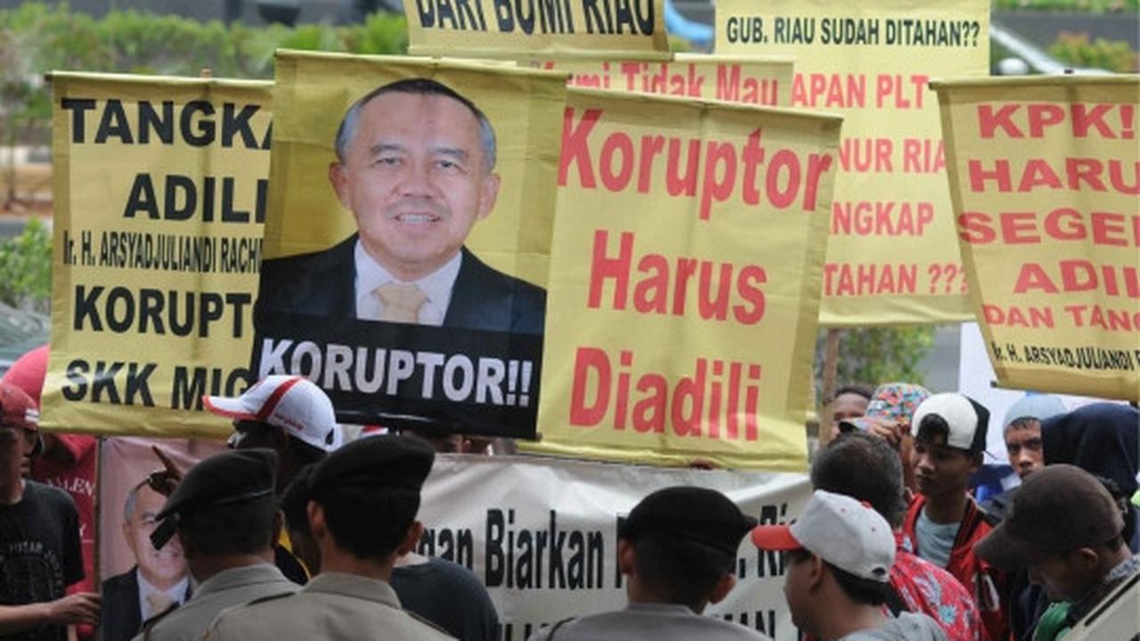 Massa GNKIB desak KPK tangkap Plt Gubernur Riau