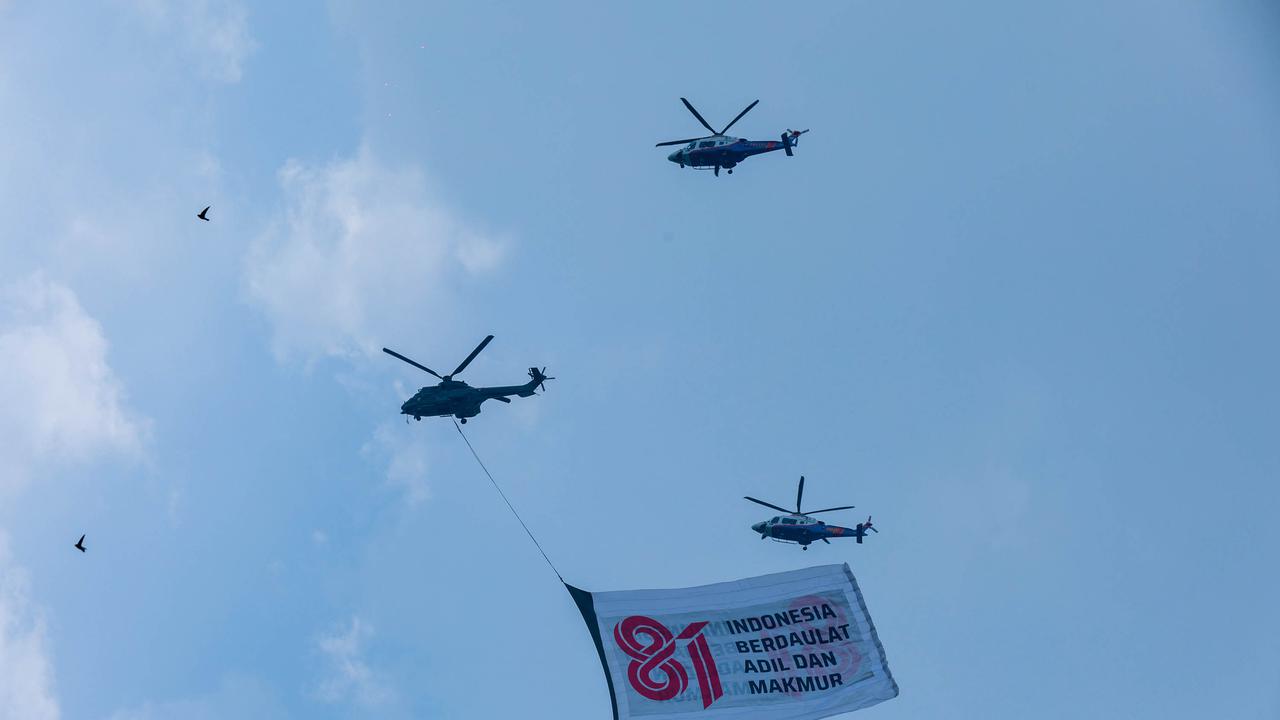 Warga Terpukau Atraksi Pesawat HUT RI
