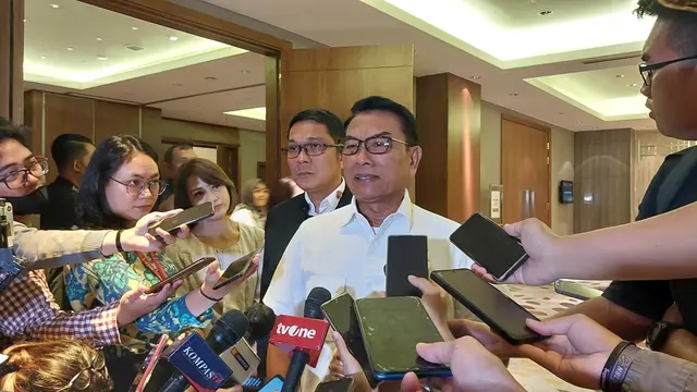 Kepala Staf Kepresidenan RI Moeldoko saat ditemui di Hotel Pullman, Jakarta, Senin (15/5/2023). Moeldoko menegaskan kalau subsidi terhadap mobil listrik masih tetap jalan. (Arief/Liputan6.com)