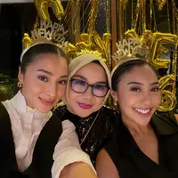 Nikita Willy saat Rayakan Tahun Baru 2026 Bersama Keluarga Besar. [@yorafebrina]