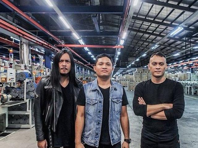 Andra And The Backbone Ajak Anak Muda Siap Hadapi Era Digital Showbiz Liputan6 Com Ramadhan also formed part of fellow dewa band member ahmad dhani's ahmad band project. andra and the backbone ajak anak muda