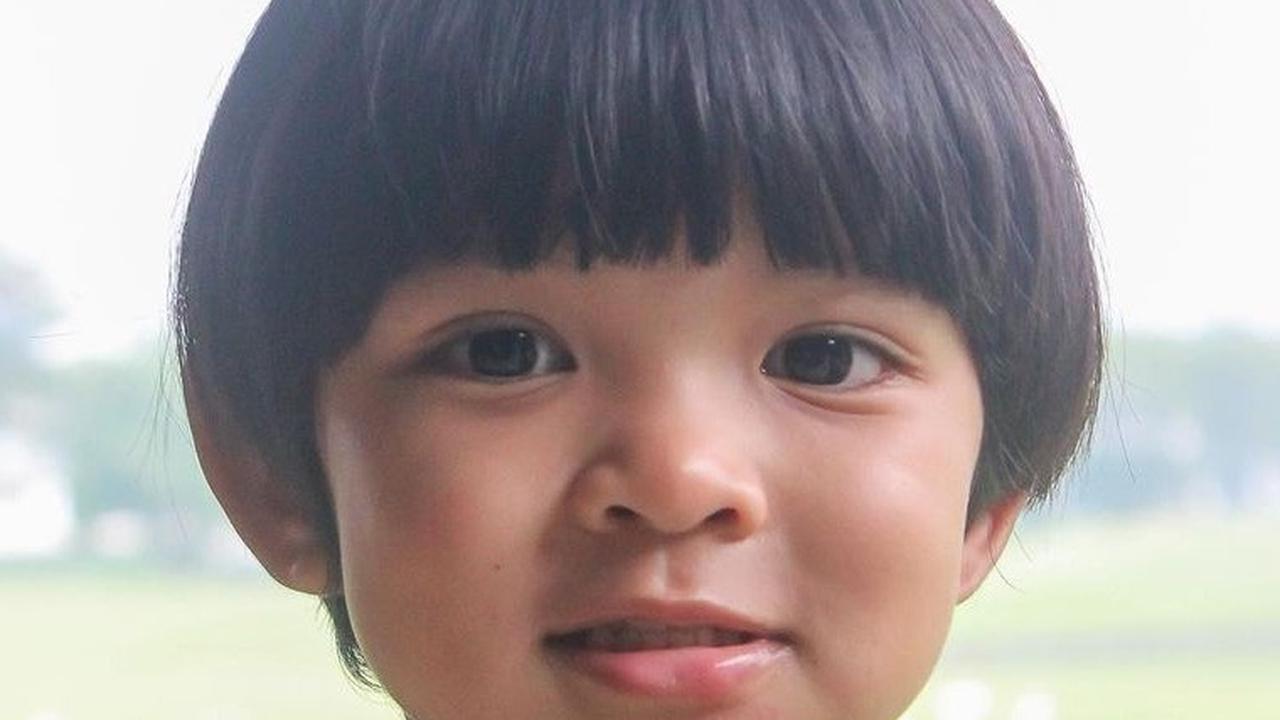 Acel merupakan anak dari Romi (Erwin Cortez) dan Wulan (Raya Kohandi) di sinetron Di Antara Dua Cinta. Aktingnya curi perhatian penonton.
