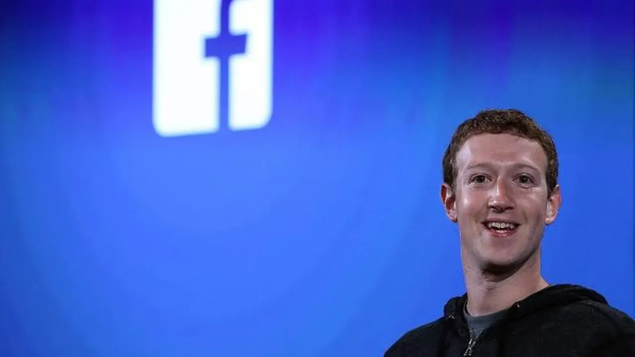 Tawa Mark Zuckerberg sebelum dirundung masalah pencurian data pengguna Facebook.