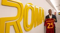 Georginio Wijnaldum resmi diperkenalkan sebagai pemain AS Roma pada Sabtu (6/8/2022) dini hari WIB. (AS Roma)