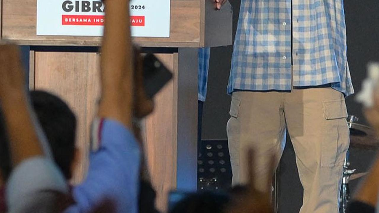 FOTO: Pidato Kemenangan Versi Quick Count: Prabowo Cerita Kenal Semua Presiden, Gibran Curhat soal Samsul