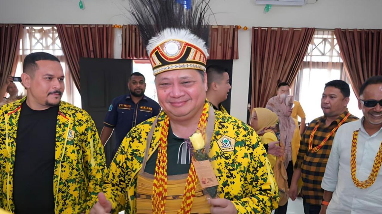 Airlangga tak ambil pusing terkait keinginan Bahlil tersebut.