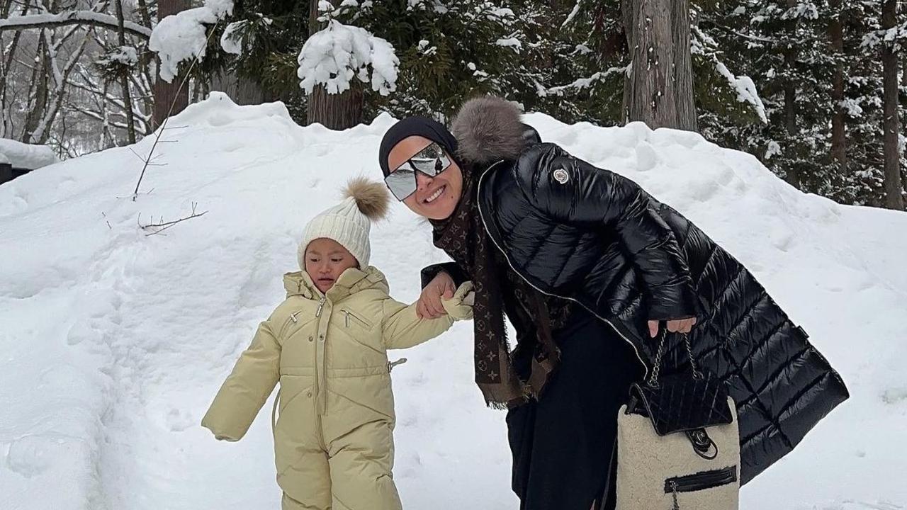 Unggahan foto Aisyahrani juga menuai komentar dari sang kakak. Syahrini pun ikut gemas melihat potret keponakannya tersebut.<br>