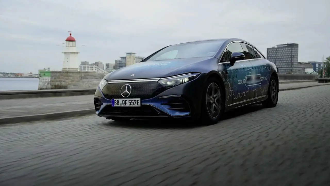 Mercedes-Benz EQS prototipe solid-state sukses catat rekor 1.205 km hanya dengan sekali pengisian daya (Mercedes-Benz)