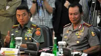 Presiden Jokowi diminta perintahkan Panglima TNI Jenderal Moeldoko bersama Kapolri Jenderal Polisi Sutarman turun tangan redam konflik.