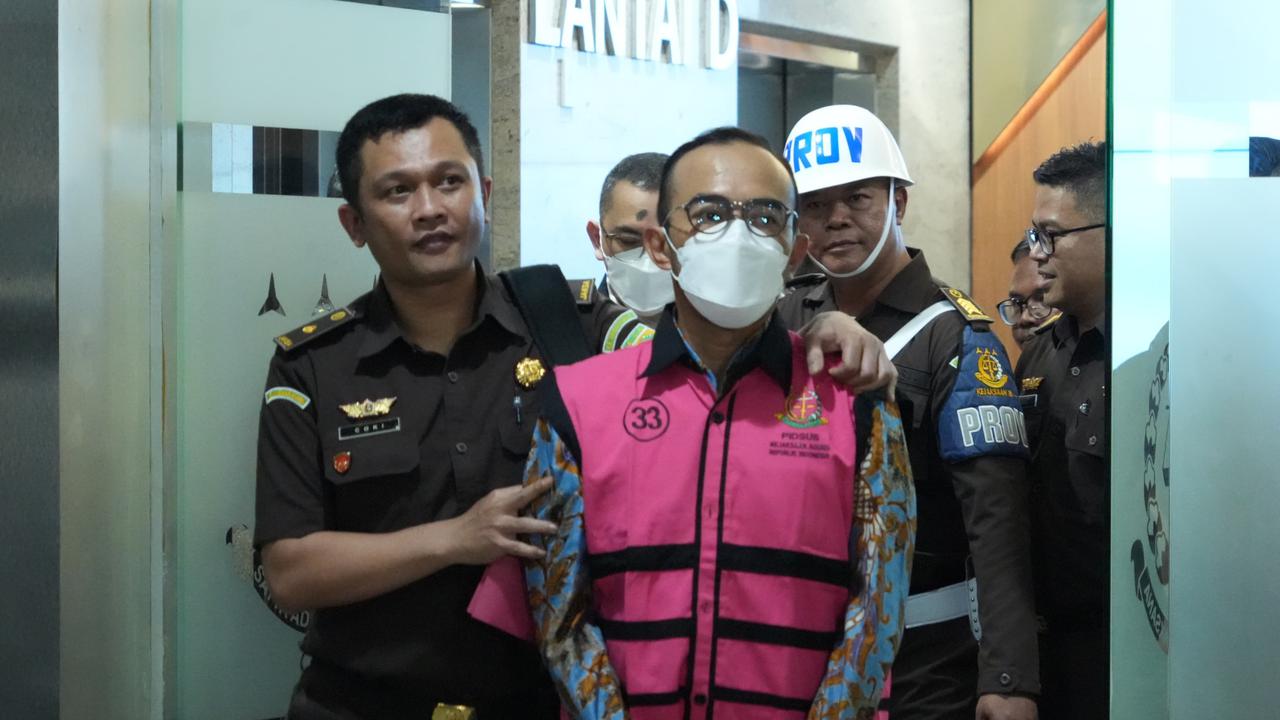 VIDEO: Modus Licik Korupsi Pertamina Patra Niaga Diungkap Kejagung, Beli Pertalite 'Dioplos' Jadi Pertamax