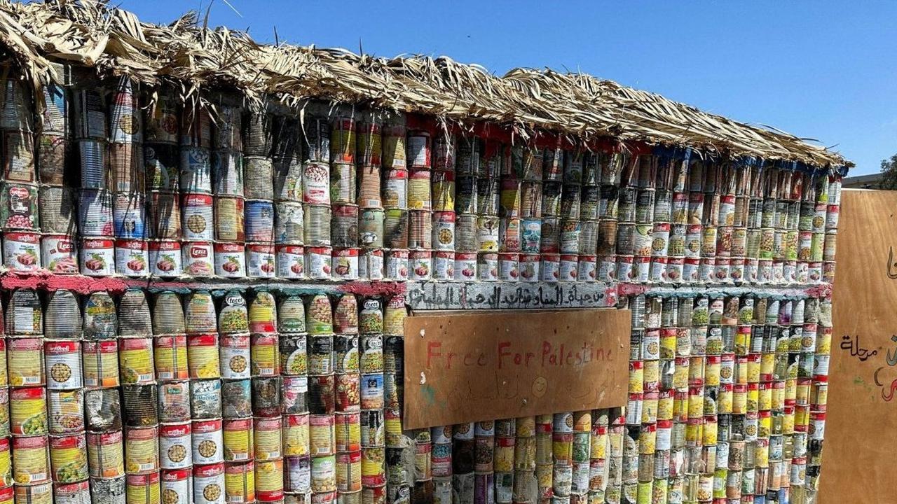 Ide kreatif ini muncul dari seorang warga Palestina yang memiliki inisiatif memanfaatkan kaleng bekas makanan untuk membangun tempat tinggal. Idenya ini telah menumbuhkan semangat gotong royong penduduk Gaza untuk kembali membangun rumah mereka yang hancu