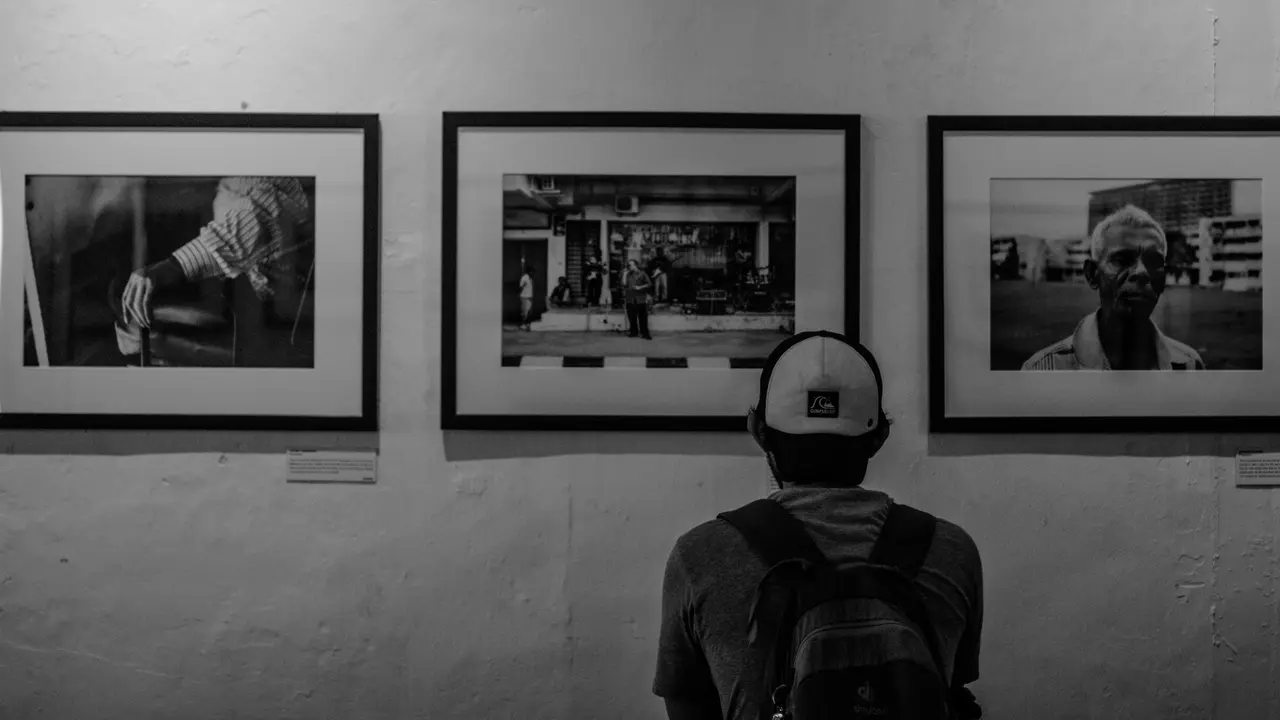 Menjadi Tulang Punggung Keluarga, Anak SD Bersekolah Sambil Jualan Kerupuk Hanya Kantongi Rp 8 Ribu