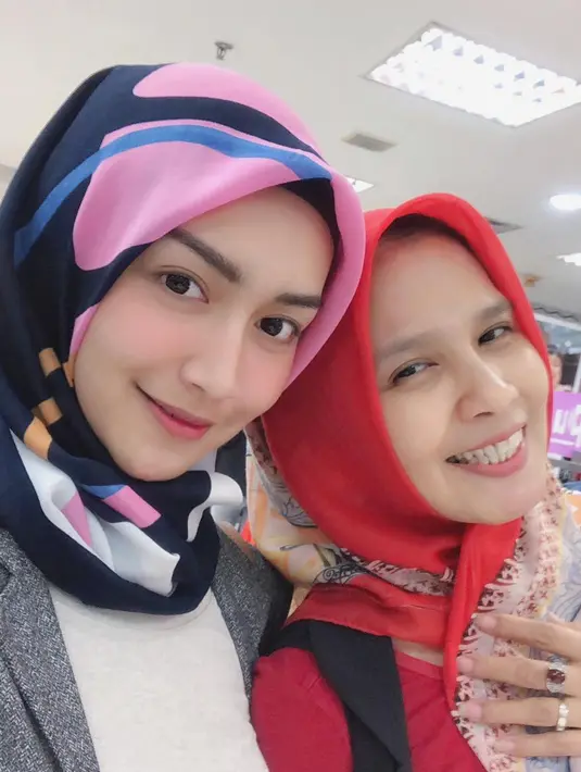 Dalam unggahan selanjutnya, ia mengunggah tulisan terkait perubahannya.  "I'm Doing This For Me" (Aku melakukan ini untuk diriku sendiri). "Jumat. 23.02.18," tulisnya di keterangan foto. (Instagram/melodyprima)