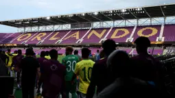 Tribune kosong terlihat dalam pertandingan Grup F Piala Dunia Antarklub 2025 antara Ulsan HD FC melawan Mamelodi Sundowns FC di Inter&Co Stadium, Orlando, Florida, Amerika Serikat, Rabu (18/06/2025) WIB. (AFP/Dan Mullan)