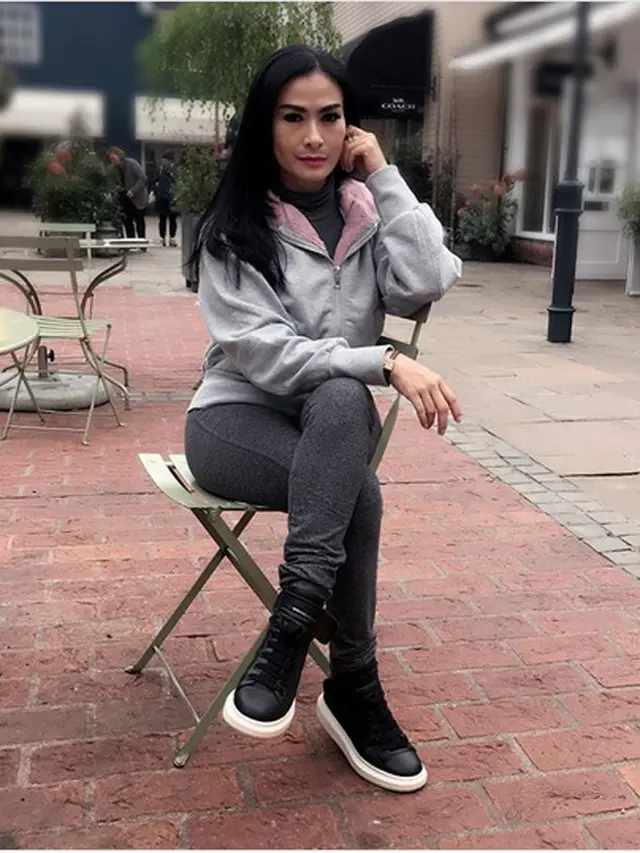 [Bintang] Iis Dahlia