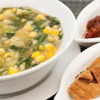 Kaya akan serat, bubur Manado bisa menjadi santapan sehat.