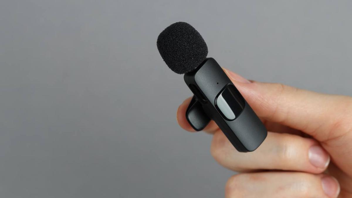 Bikin Konten Naik Level, Ini Microphone Clip on Terbaik yang Praktis dan Powerful
