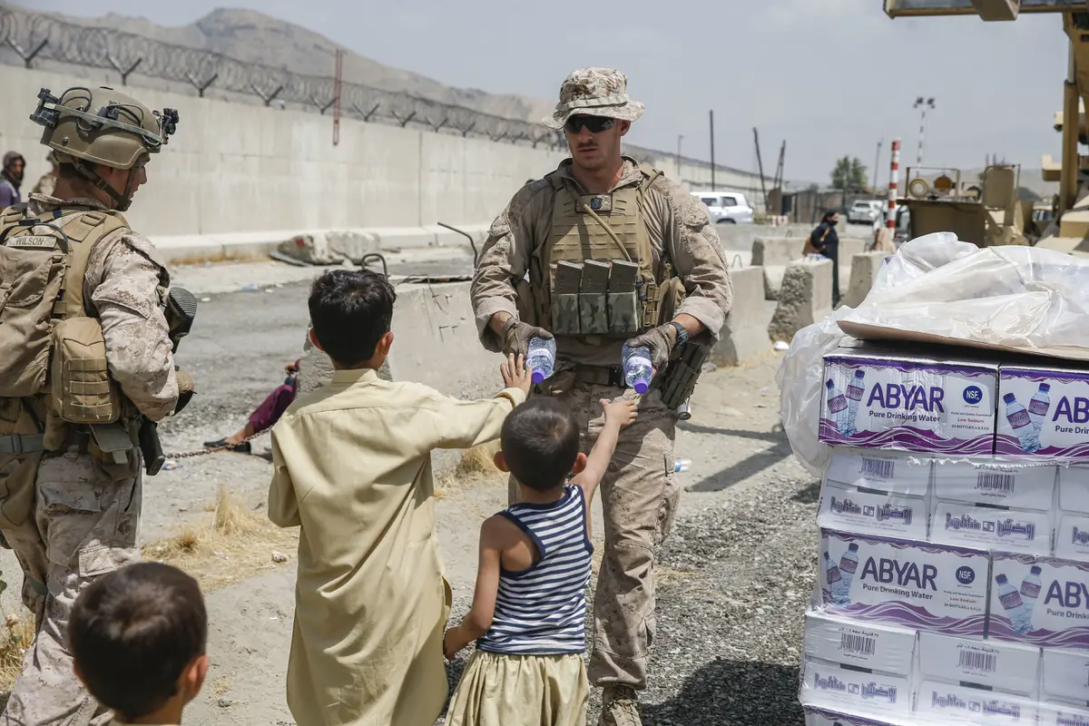 Saat Anak-Anak Afghanistan Dititip ke Tentara AS
