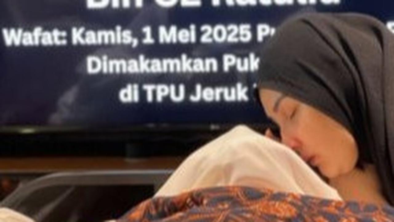 Innalillahi Wainnailaihi Rojiun, Mona Ratuliu Berduka