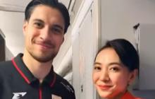 Potret Pramugari Foto Sama Para Pemain Timnas Bikin Iri Sampai Ada Pose Dirangkul, Disebut Menang Banyak