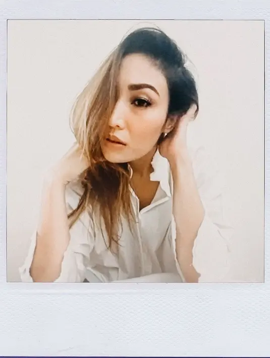 Menurut Ayu Dewi, sebuah tim yng telh membantu harus lah diperhatikan. Pasalnya, mereka sudah bersedia bekerja dan haknya pun tentu harus terpenuhi. (Instagram/mrsayudewi)