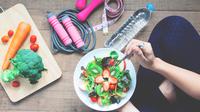 Ilustrasi konsumsi makanan sehat yang bikin awet muda/copyright freepik.com/schantalao