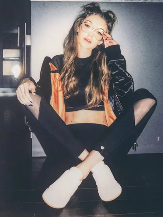 “Gigi sedang menjalani gaya hidup yang tidak sehat. Dia berpikir untuk melakukan diet. Itu sangat mengerikan,” tutur sumber. (Instagram/Gigihadid)