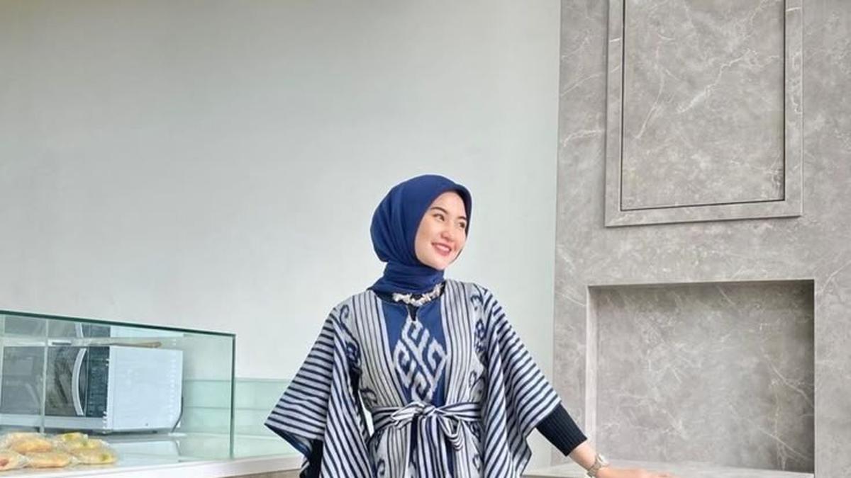 7 Model Kardigan Kekinian untuk Hijabers, Bikin Gaya Makin Manis dan Modis!