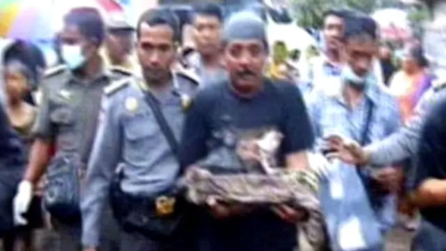 [VIDEO] Dukun Pijat Kubur Belasan Janin di Rumahnya