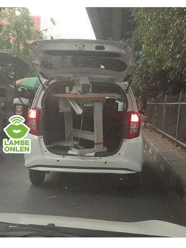 Potret Mobil Saat Bawa Tak Lazim Ini Bikin Geleng-geleng