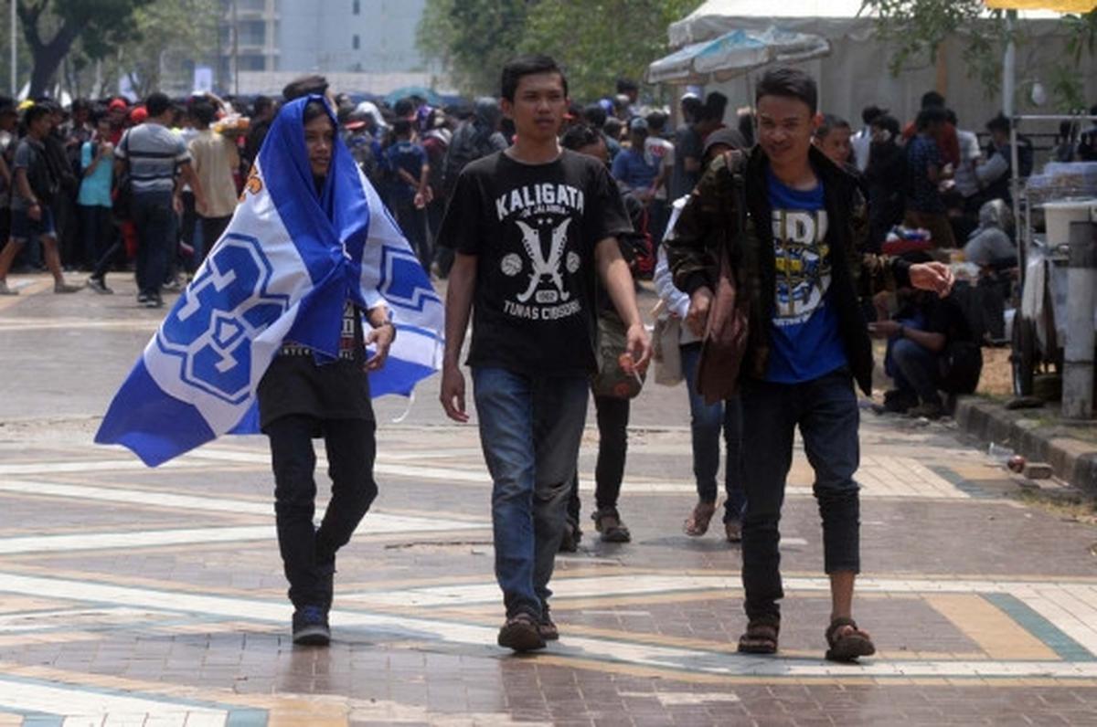 Ribuan Bobotoh mulai berdatangan di Gelora Bung Karno