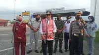 Menteri Perhubungan melakukan peninjauan jalan tol mulai dari ruas tol di Jakarta hingga gerbang tol Pejagan, Brebes. Ia menyebut, konsentrasi kepadatan cenderung terjadi di rest area.