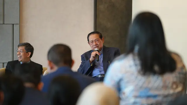 Mantan Presiden RI ke-6, Susilo Bambang Yudhoyono (SBY) dalam acara bedah buku "Standing Firm for Indonesia's Democracy" di KBRI Tokyo, Jepang pada Jumat (7/3/3035). (Dok: KBRI Tokyo)