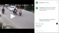 Pemotor Ngebut dan Emak-Emak Belok Tabrakan, Siapa yang Salah?