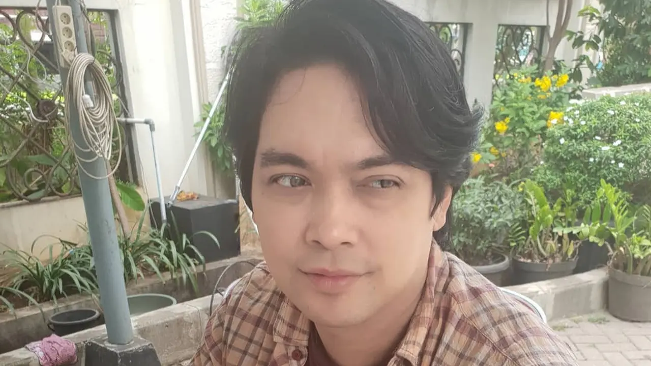 Hampir kepala 4, Ini 5 Potret Donnie Eks Ada Band yang Awet Muda