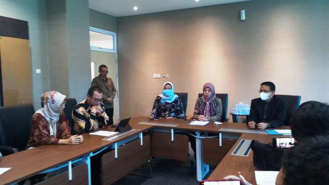 Rektor UIN Raden Fatah Palembang Nyayu Khodijah saat menggelar konferensi pers, terkait kasus penganiayaan mahasiswanya ( / Nefri Inge)