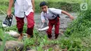 Salah satu pelajar berharap pemerintah setempat untuk segera membangun jembatan di daerah tersebut. (Liputan6.com/Herman Zakharia)