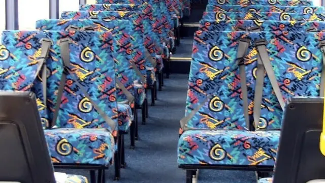 Ini Alasan Menarik Mengapa Kursi Bus Dibuat Bermotif