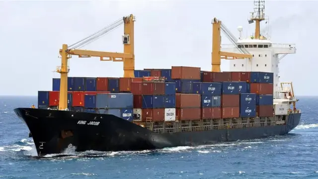 Kapal King Jacob yang saat itu berada di dekat kapal penuh migran. (Maritime Connector)