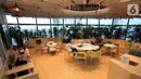 Karyawan bekerja di salah satu ruang kantor pusat Bayer Indonesia, Jakarta, Selasa (14/12/2021). Bayer Indonesia, perusahaan global di bidang kesehatan dan pertanian mengantongi sertifikasi “Great Place to Work 2021” yang mengedepankan kepentingan karyawan. (Liputan6.com/Fery Pradolo)
