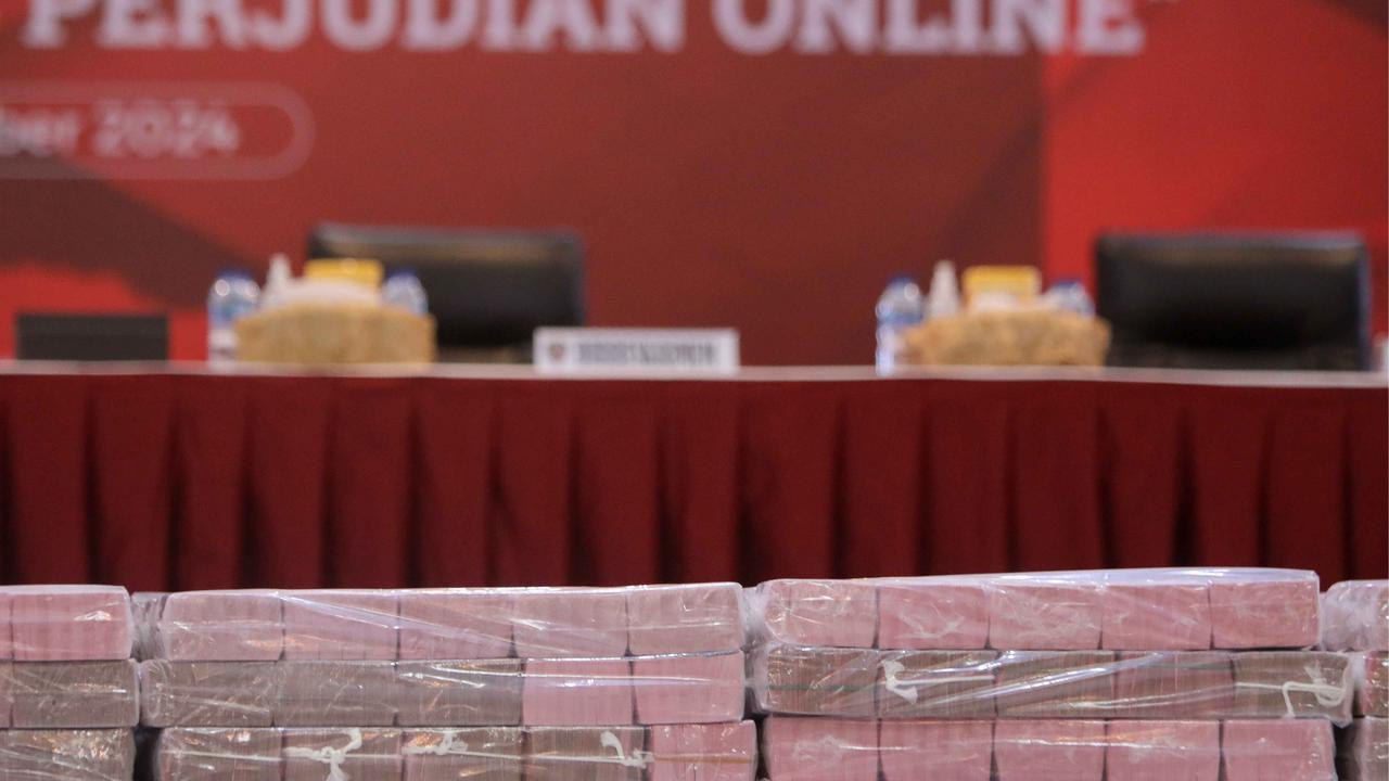 Polisi rilis 24 tersangka kasus judol yang libatkan pegawai Komdigi