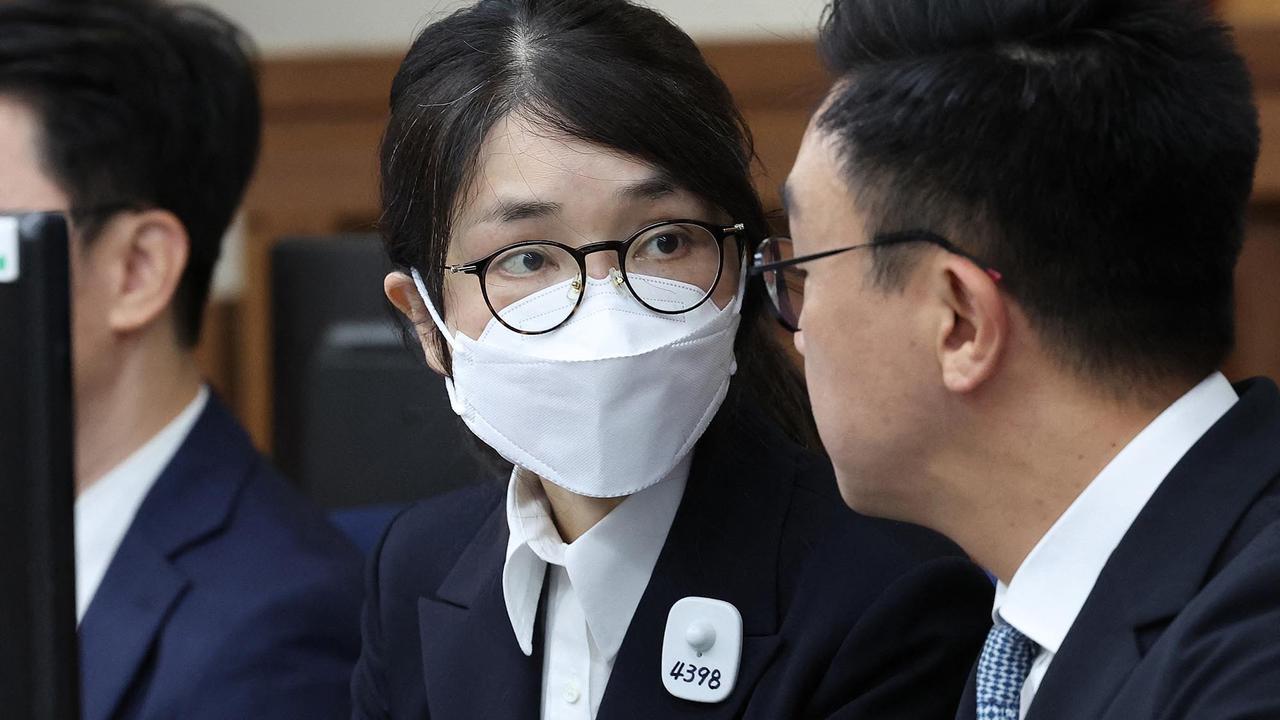 FOTO: Penampilan Perdana Mantan Ibu Negara Korsel Kim Keon Hee di Sidang Korupsi