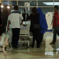 Julia Perez saat dibawa menuju ruangan (Deki Prayoga/bintang.com)