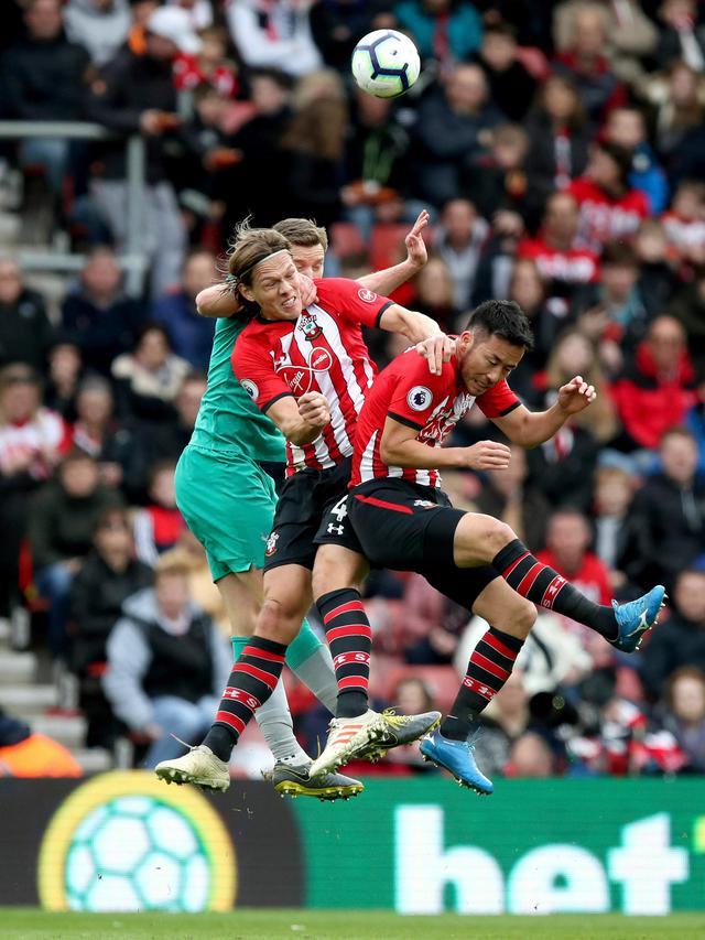 Southampton Hajar Tottenham Hotspur 2-1