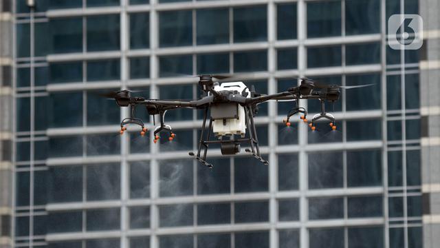 Pemerintah Uji Coba Penyemprotan Disinfektan Dengan Drone Di Jaksel News Liputan6 Com