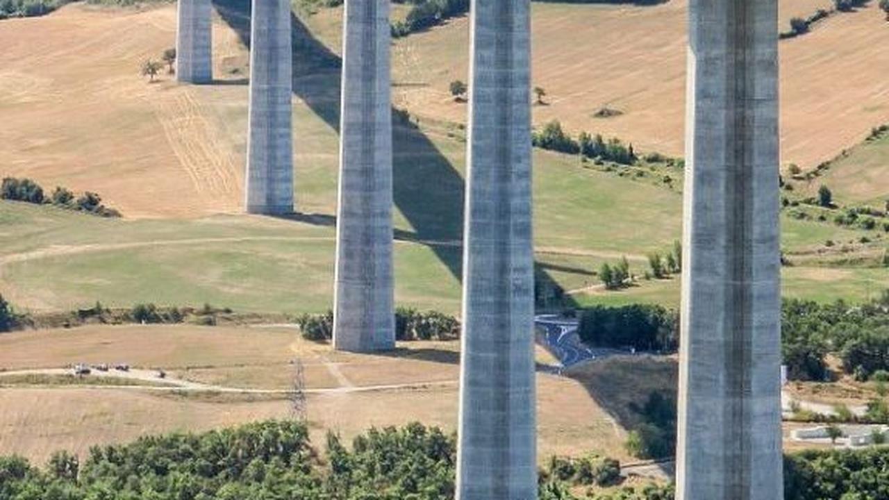 14 Desember 2004: Peresmian Millau Viaduct, Jembatan Tertinggi di Dunia dari Prancis