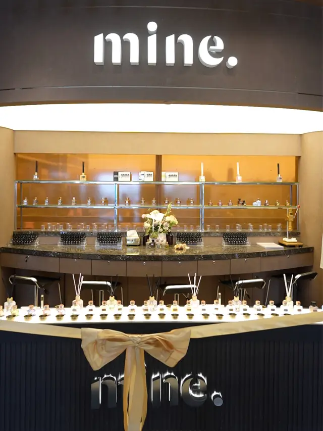 Aktivitas Ngedate Seru dengan Bikin Parfum Sendiri di Gerai Terbarunya Mine Perfumery