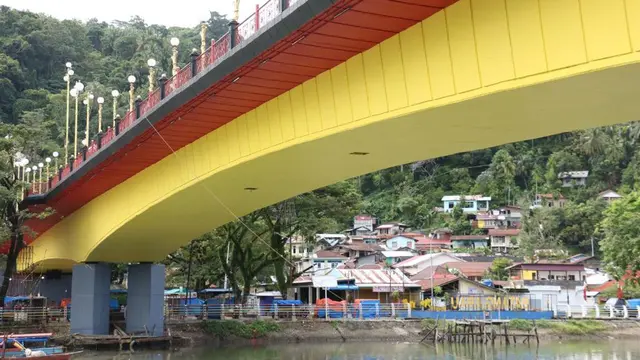 Jembatan Siti Nurbaya di Kota Padang, Sumatera Barat.