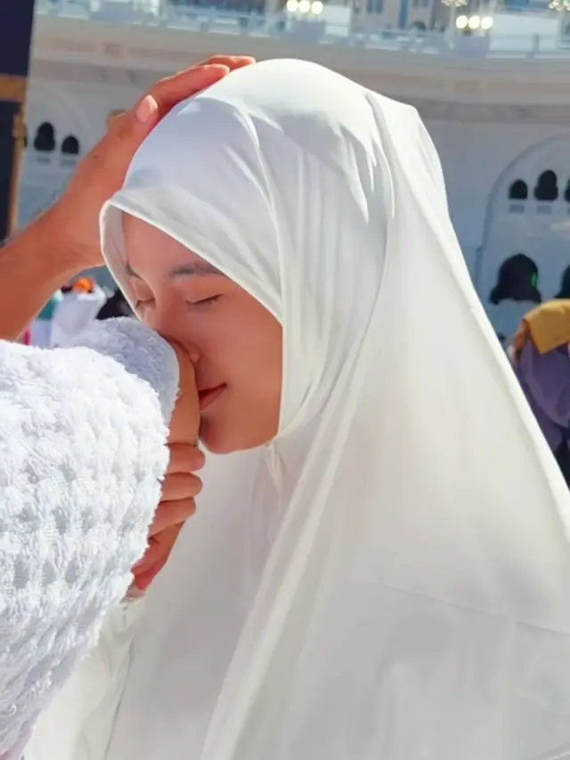 Hanis Sagara dan Almira Juanita